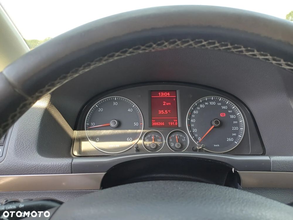 Volkswagen Touran - 5