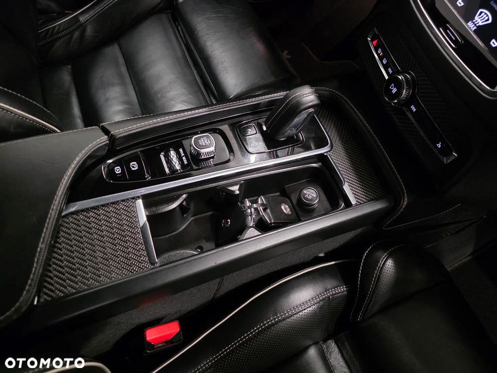 Volvo XC 90 D5 AWD R-Design - 18