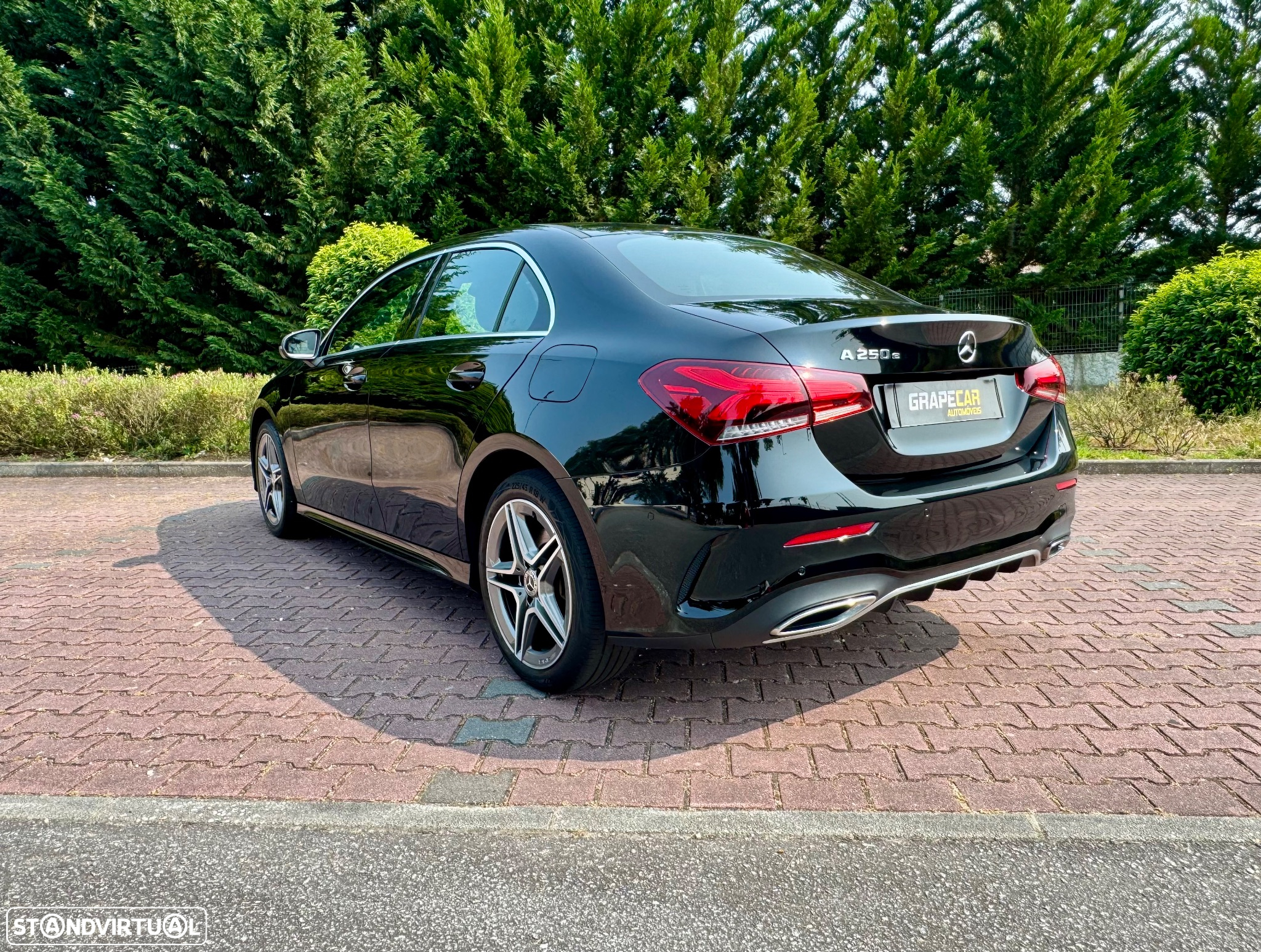 Mercedes-Benz A 250 Limousine e AMG Line - 39