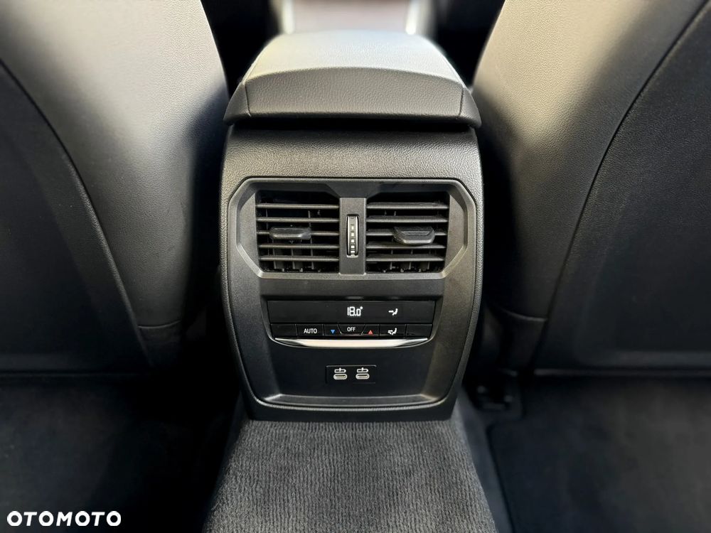 BMW Seria 3 318i - 12