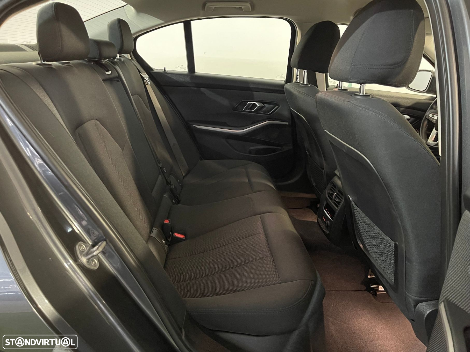 BMW 330 e Auto - 16