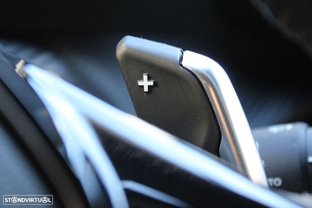 Peugeot 2008 PureTech 130 EAT8 Allure - 19