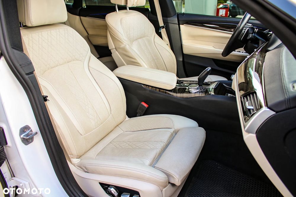 BMW 6GT 640i xDrive Sport Line - 17