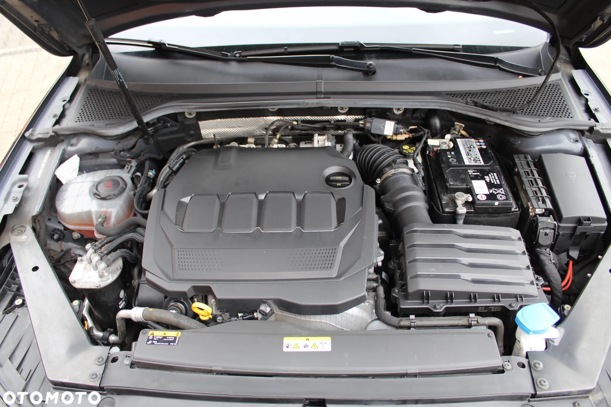 Volkswagen Passat Variant 2.0 TDI SCR DSG 4Motion Business - 30
