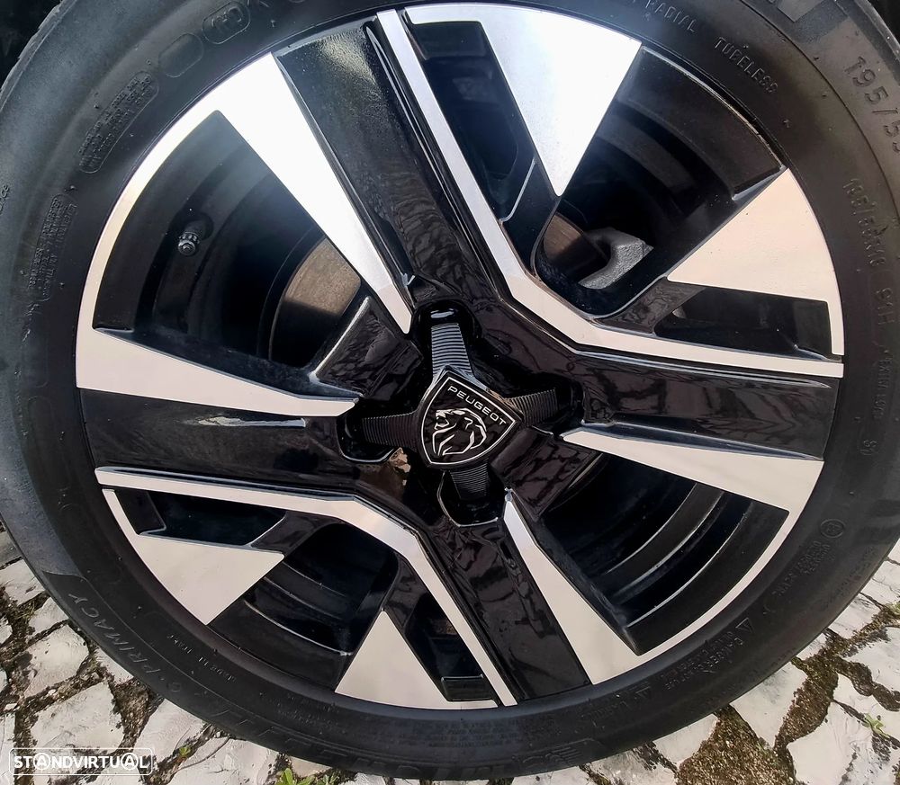 Peugeot e-208 Style - 11