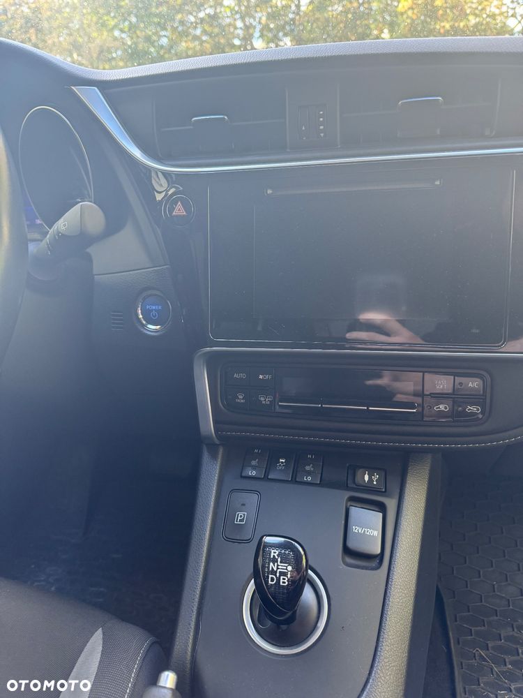 Toyota Auris Hybrid 135 Prestige - 10