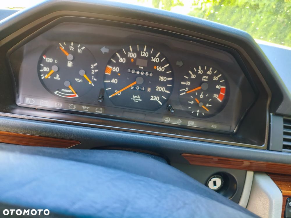 Mercedes-Benz W124 (1984-1993) ver-standard - 12