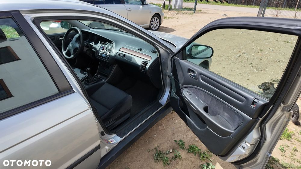 Honda Accord 1.8i S - 6