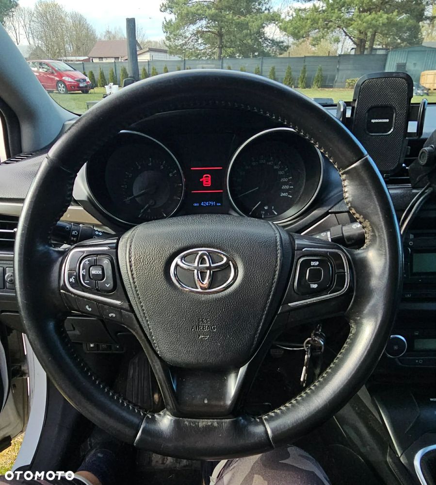 Toyota Avensis 1.8 Active - 10