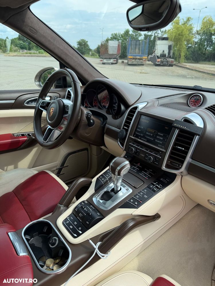 Porsche Cayenne - 12