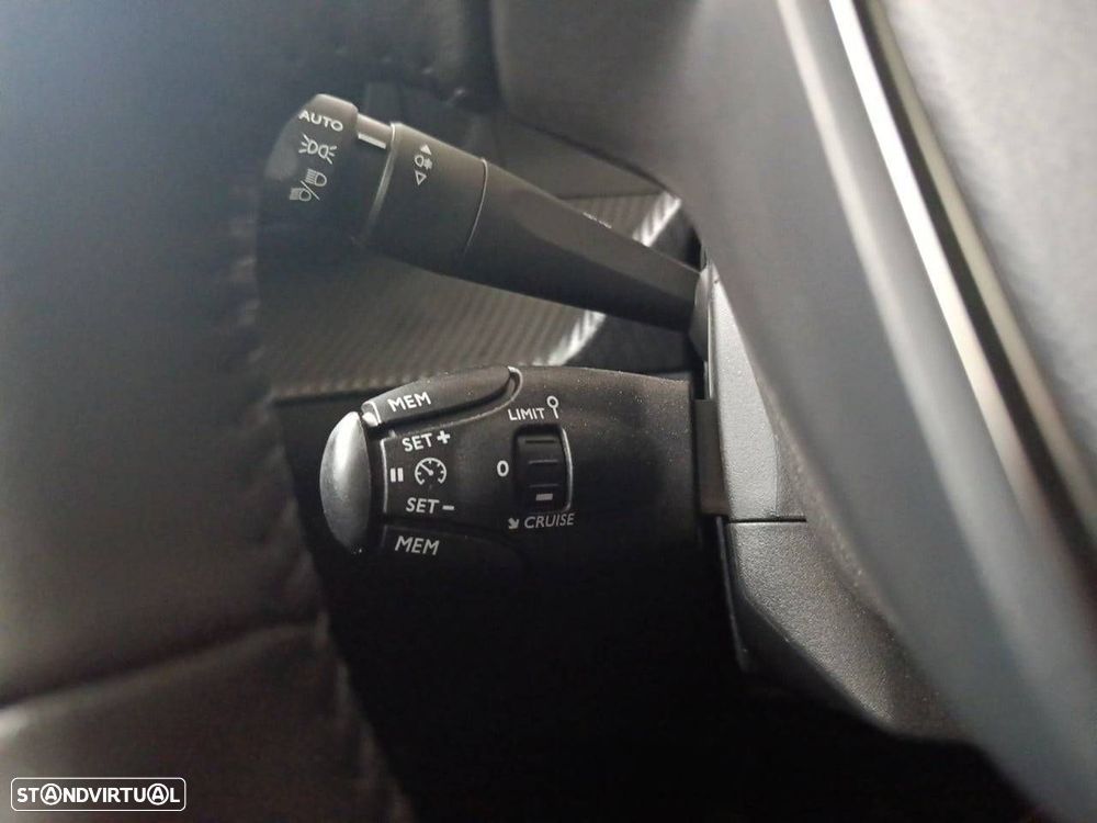 Peugeot 2008 1.2 PureTech Style - 18