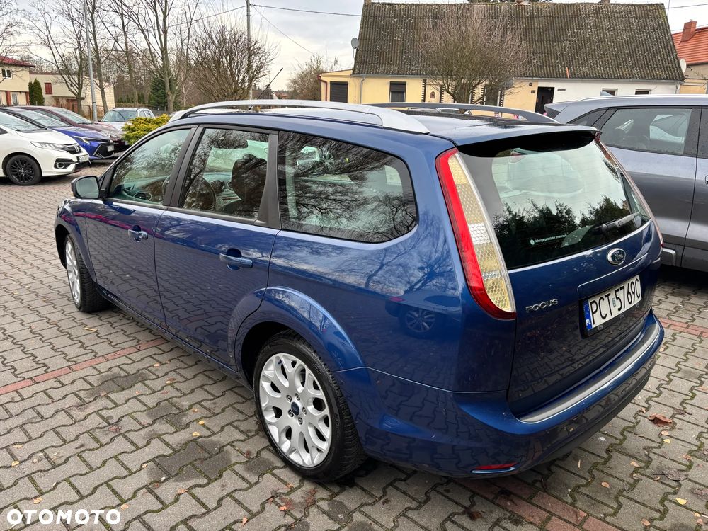 Ford Focus 1.8 Sport - 9