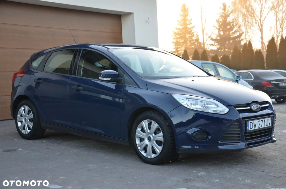 Ford Focus 1.6 Ambiente Start - 2