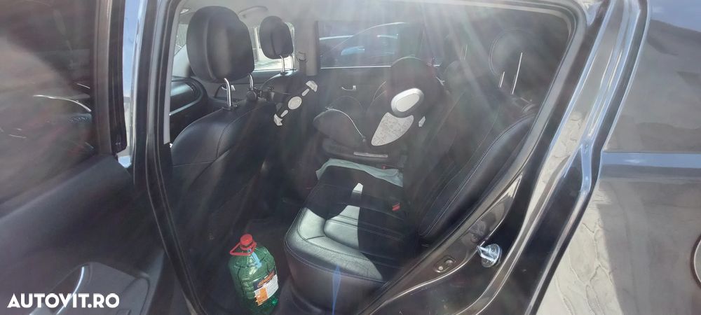 Kia Sportage 2.0 CRDI 4WD Automatik Dream-Team Edition - 3