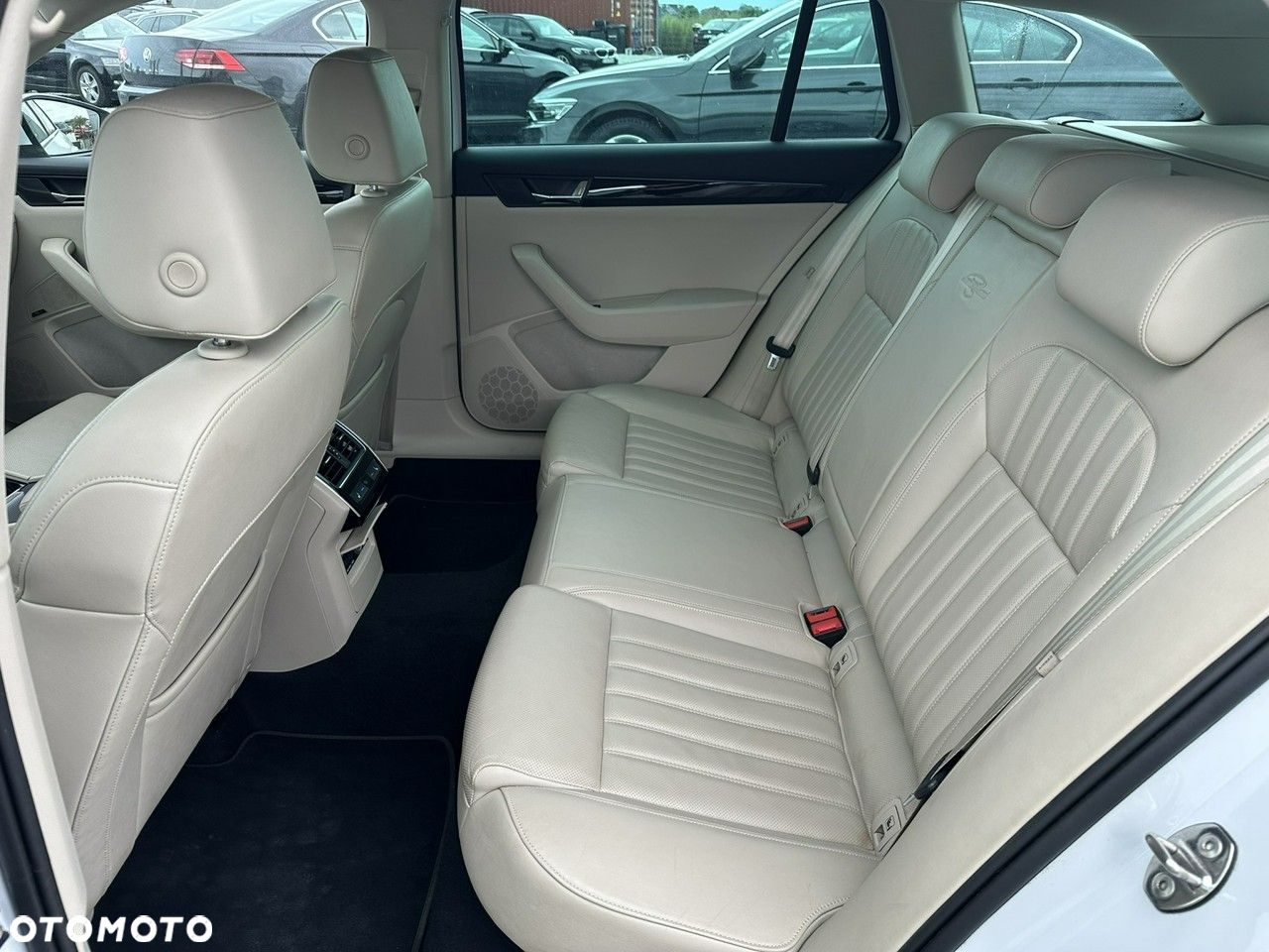 Skoda Superb Combi 2.0 TDI DSG L&K - 28