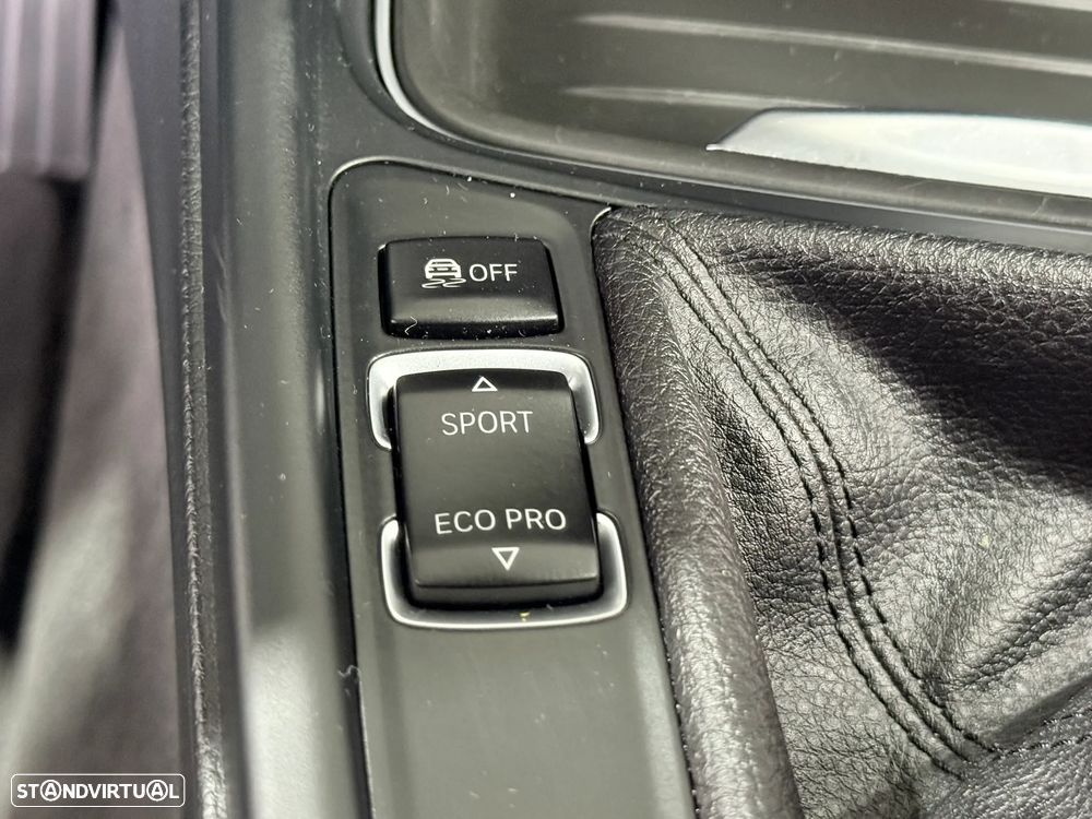 BMW 318 d Line Luxury - 39