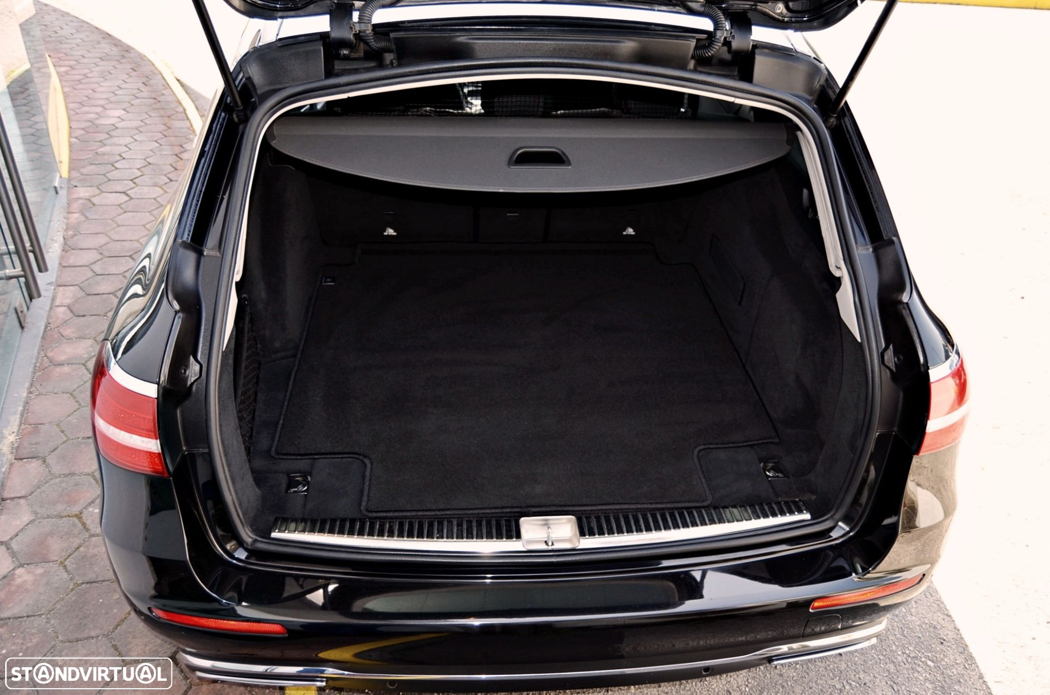 Mercedes-Benz E 220 d Avantgarde+ - 41