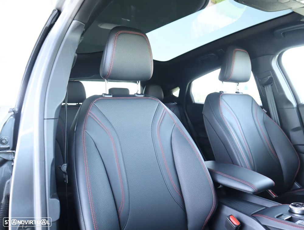 Ford Mustang Mach-E AWD PREMIUM - 4