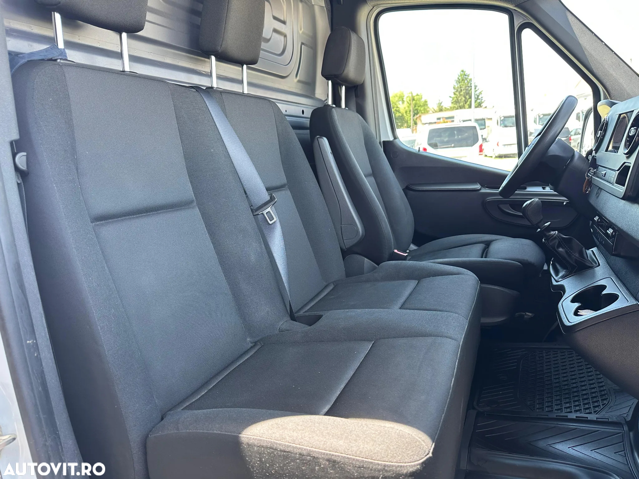 Mercedes-Benz Sprinter - 15