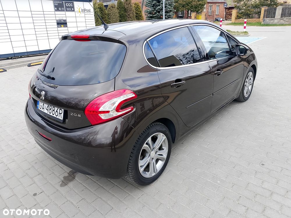 Peugeot 208 - 10