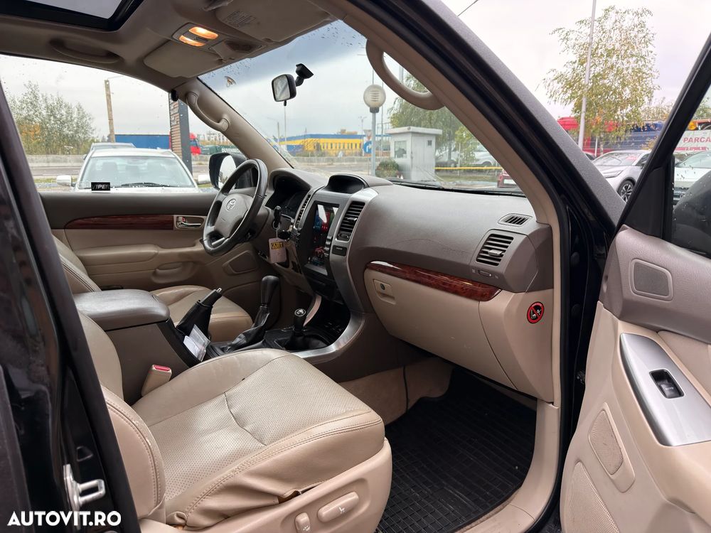 Toyota Land Cruiser 300 - 13