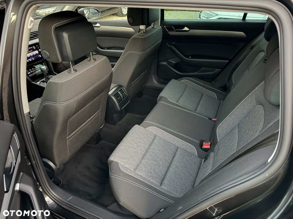 Volkswagen Passat Variant 2.0 TDI EVO Business DSG - 6