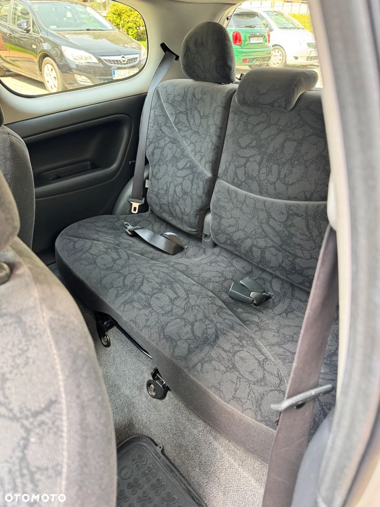 Toyota Yaris 1.0 Base - 9