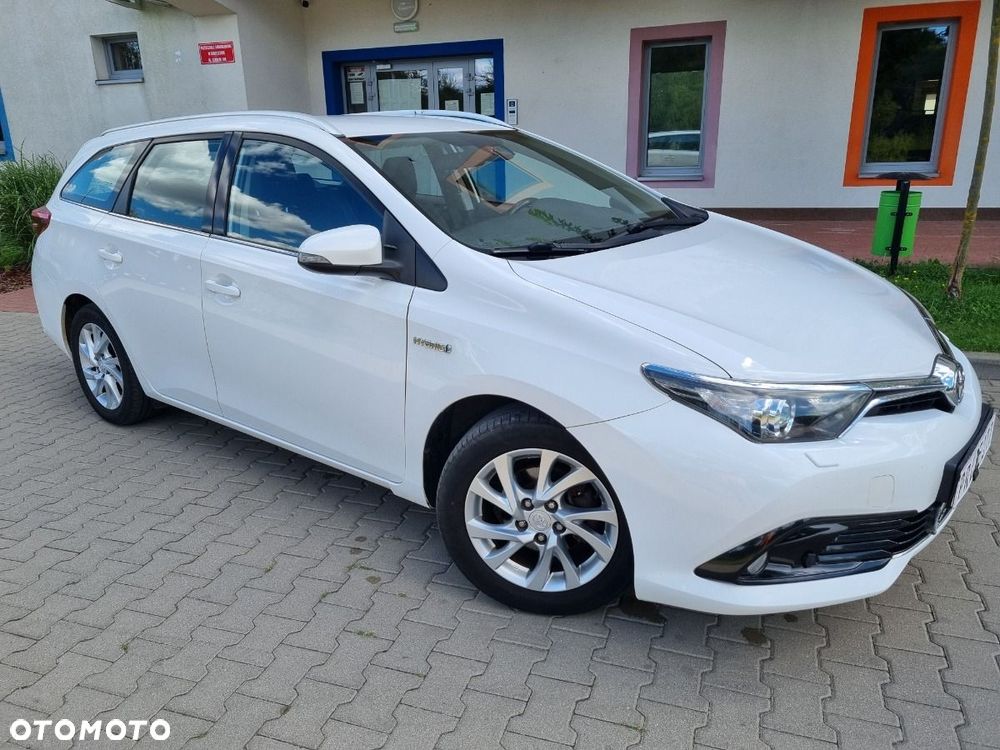 Toyota Auris 1.8 HSD Prestige NAVI - 31