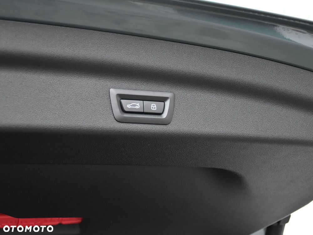 BMW X1 sDrive18d xLine - 12