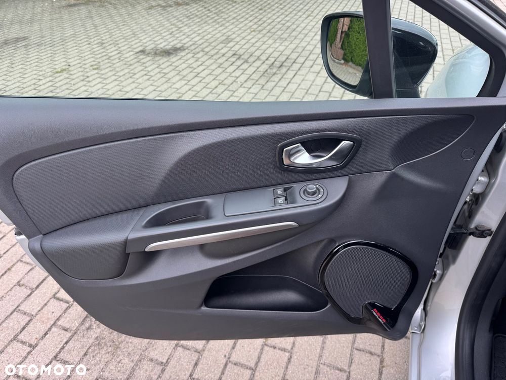 Renault Clio 1.2 16V 75 Limited - 23