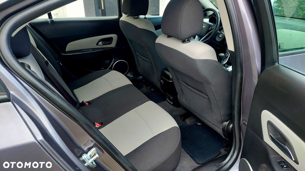 Chevrolet Cruze 1.8 LS - 20