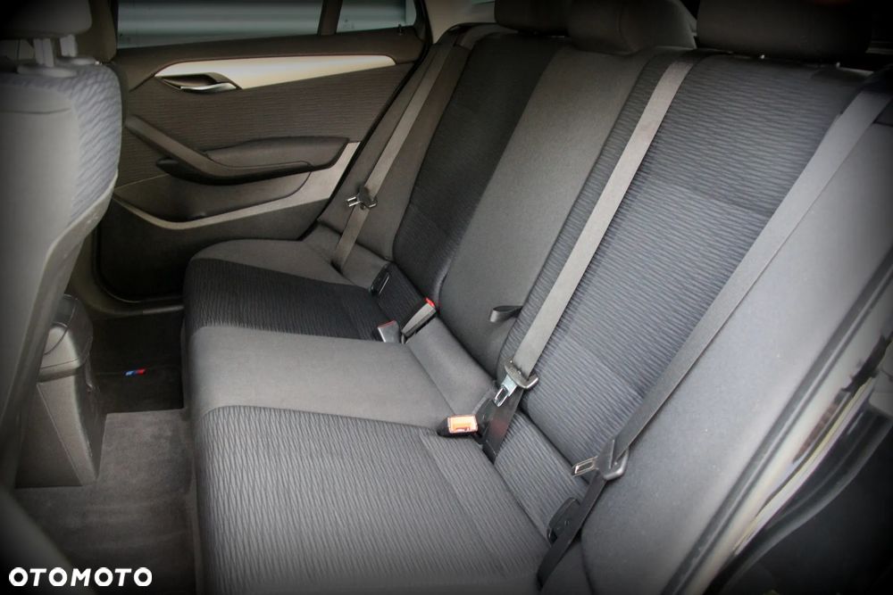 BMW X1 sDrive18i - 12