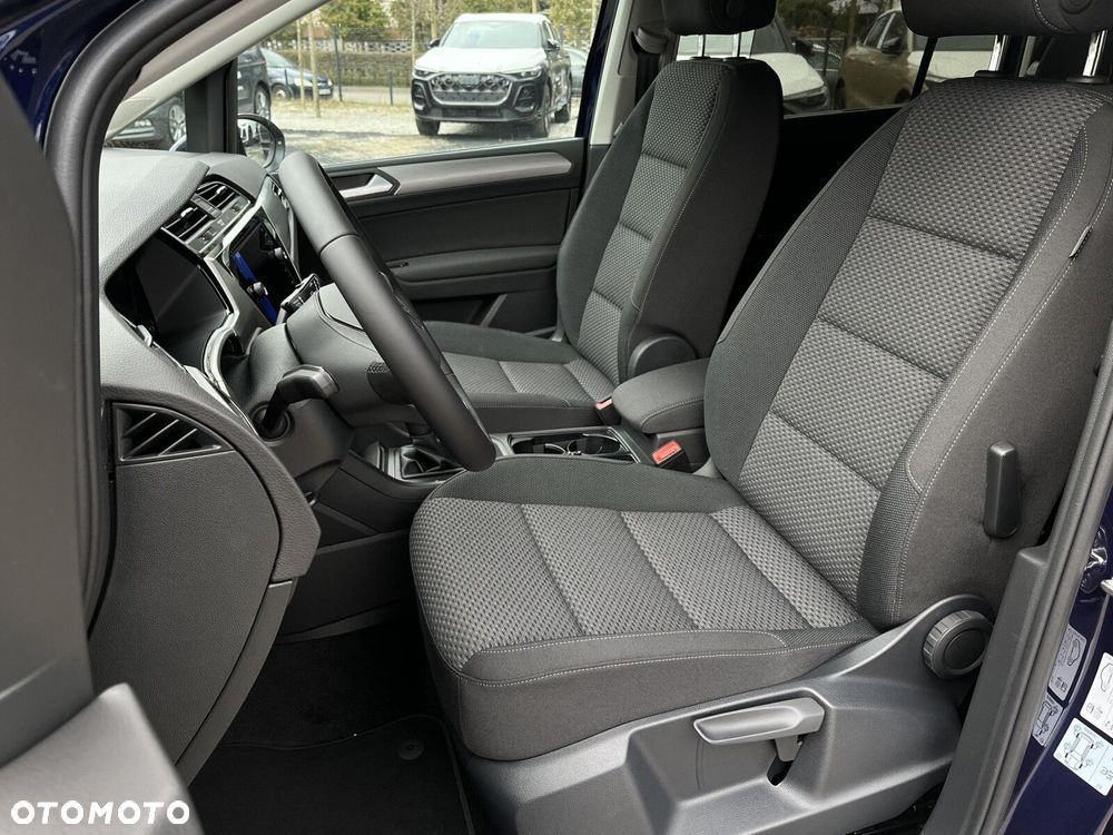 Volkswagen Touran - 15