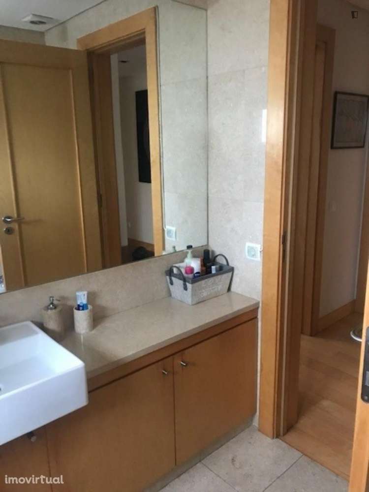 Quarto - localizado em Oeiras Lisbon - Grande imagem: 5/5