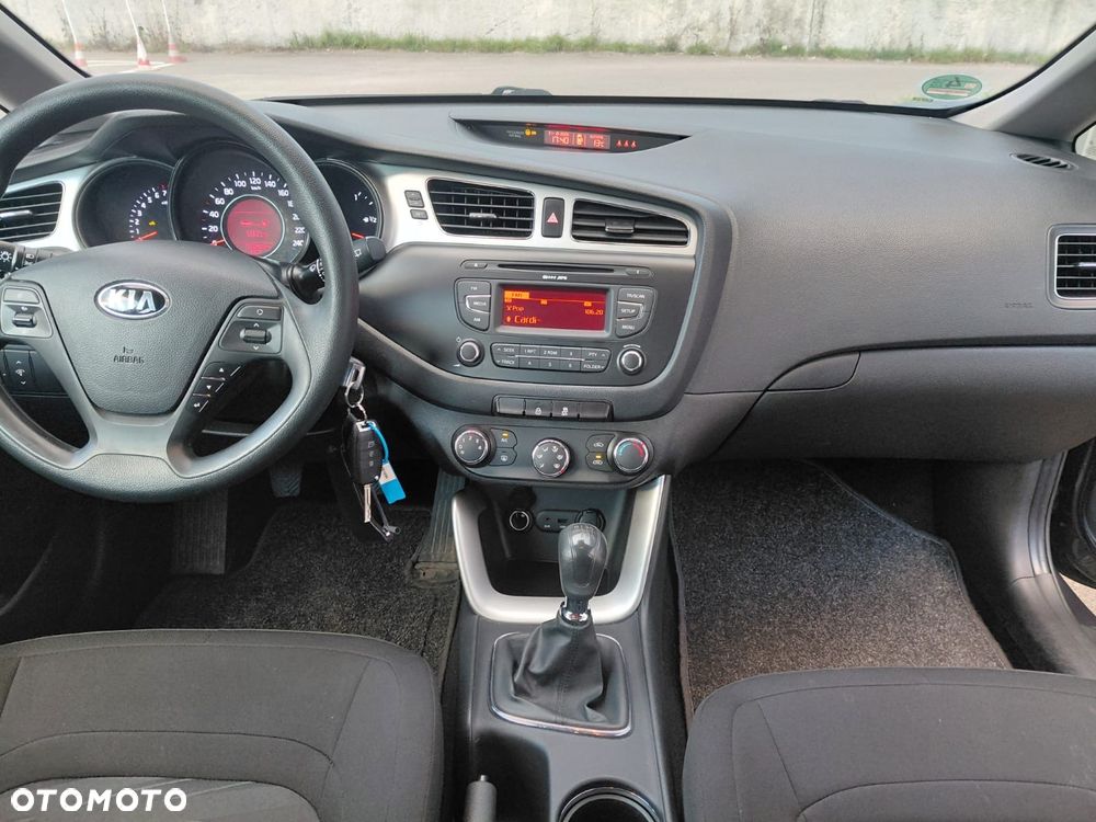 Kia Ceed 1.4 CVVT Dream-Team Edition - 6