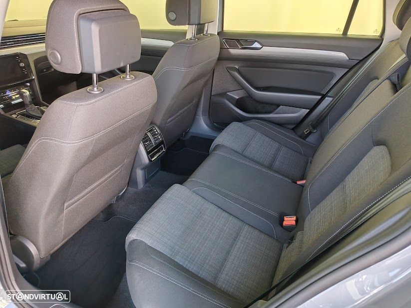 VW Passat Variant 2.0 TDI Business DSG - 10