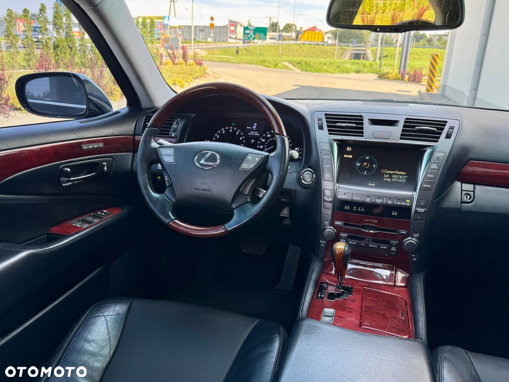 Lexus LS - 25