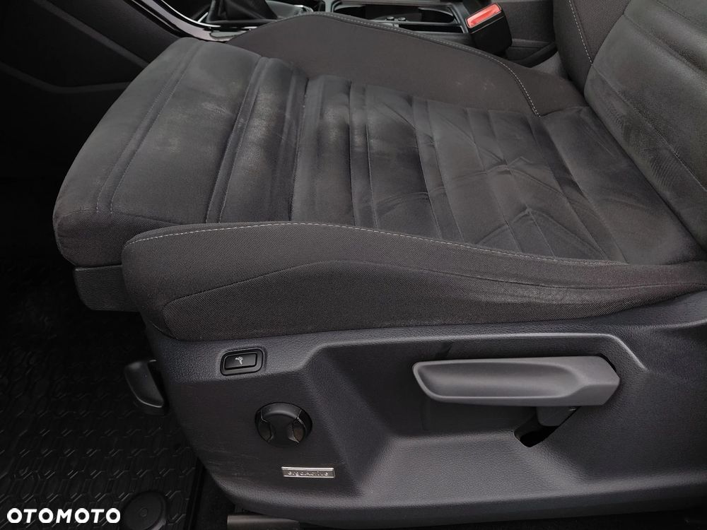 Volkswagen Touran 2.0 TDI BMT Highline DSG - 9