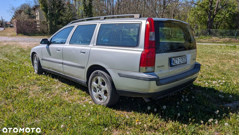 Volvo V70 2.4 Premium - 3