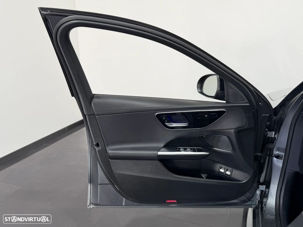 Mercedes-Benz C 300 e AMG Line - 18