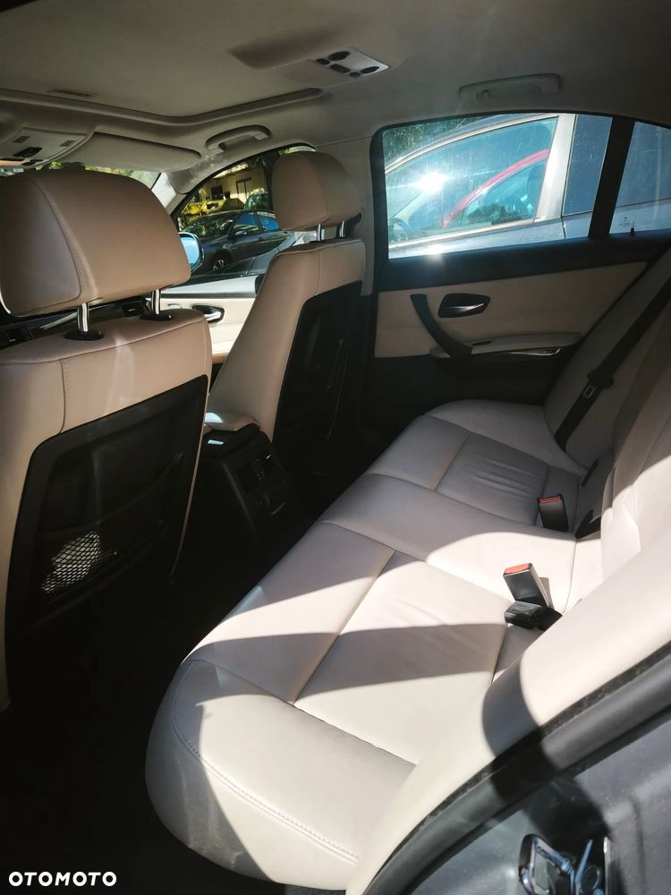 BMW Seria 3 318d DPF Edition Exclusive - 12