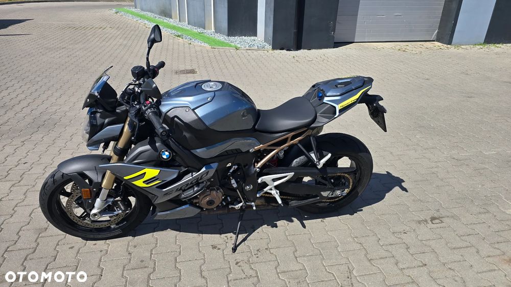 BMW S - 3