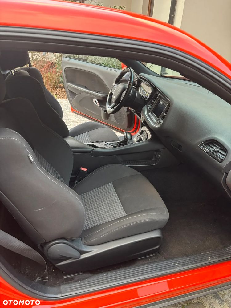 Dodge Challenger - 9