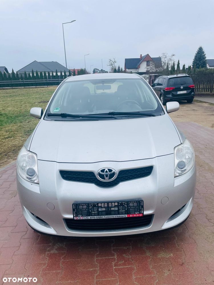 Toyota Auris 1.6 VVT-i Team - 1