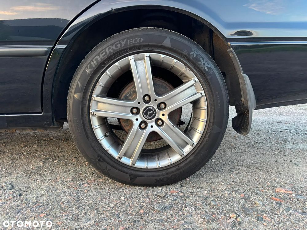 Toyota Camry - 10