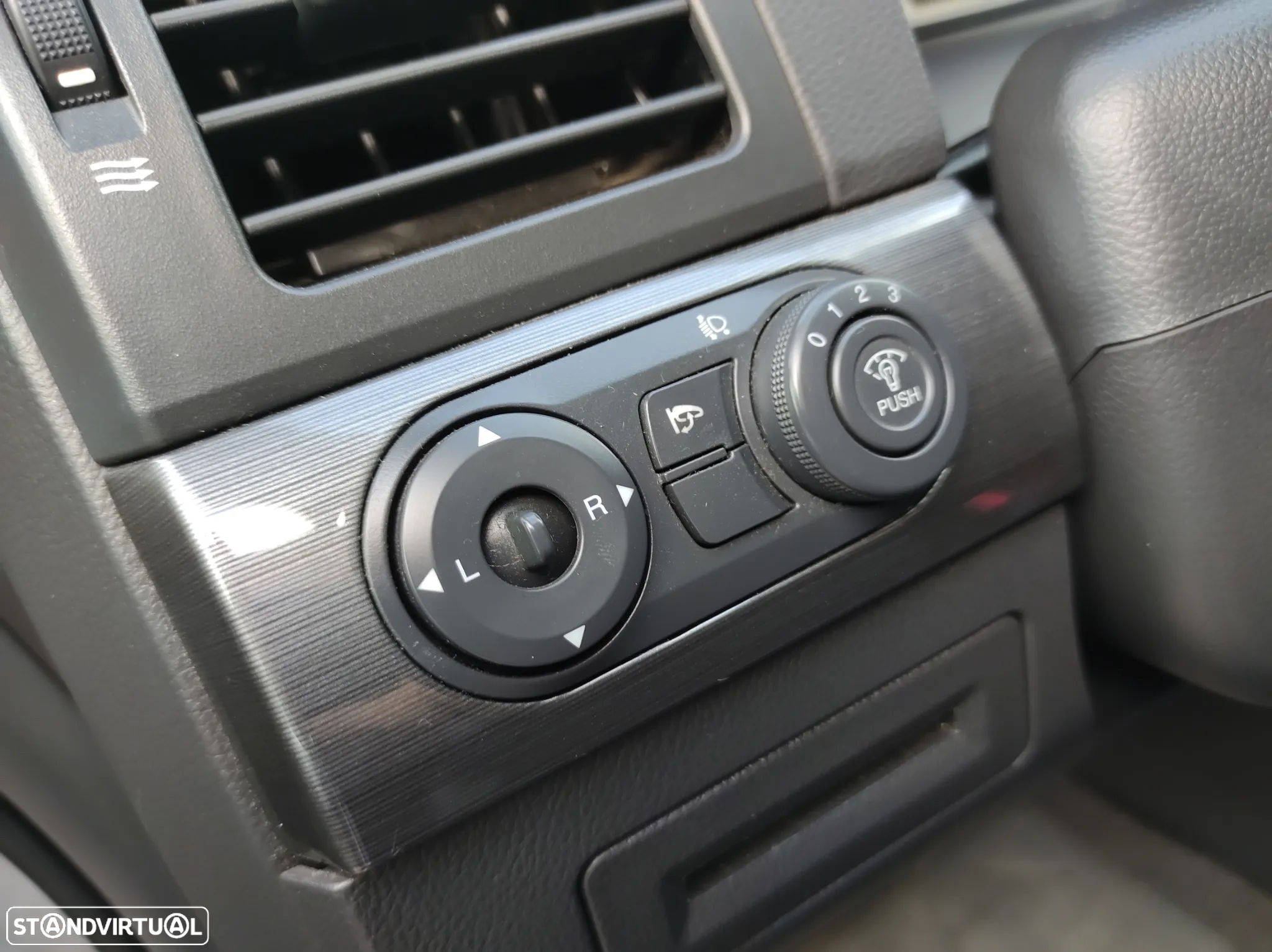 Chevrolet Captiva 2.0 VCDi Seven 7L - 27