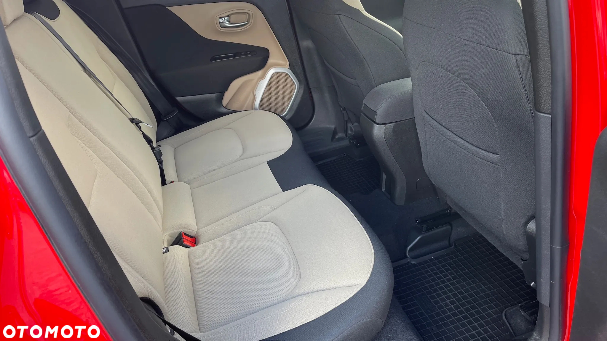 Jeep Renegade - 32