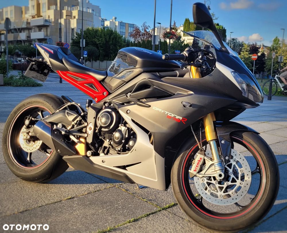 Triumph Daytona - 3