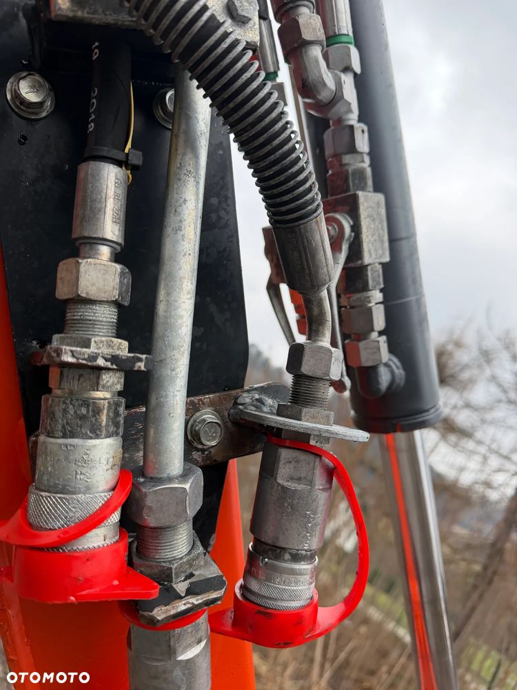 Kubota U35. koparka 3,7 tony. 2016 rok. 2000 mtg! Łyżka skarpowa Hydraulicznie uchylna. 3sekcje Hydrauliczne. zamki na tłokach. Jak nówka sztuka. Zadbana zero zużycia. Z gospodarstwa Norweskiego. Zmiana łyżek Hydrauliczna. LENHOFF. Zero luzów wycieków. Szybka wolna jazda. Gąski perfekt stan. OKAZJA TANIO - 37