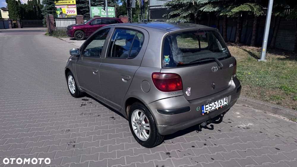 Toyota Yaris 1.4 D-4D Base - 3